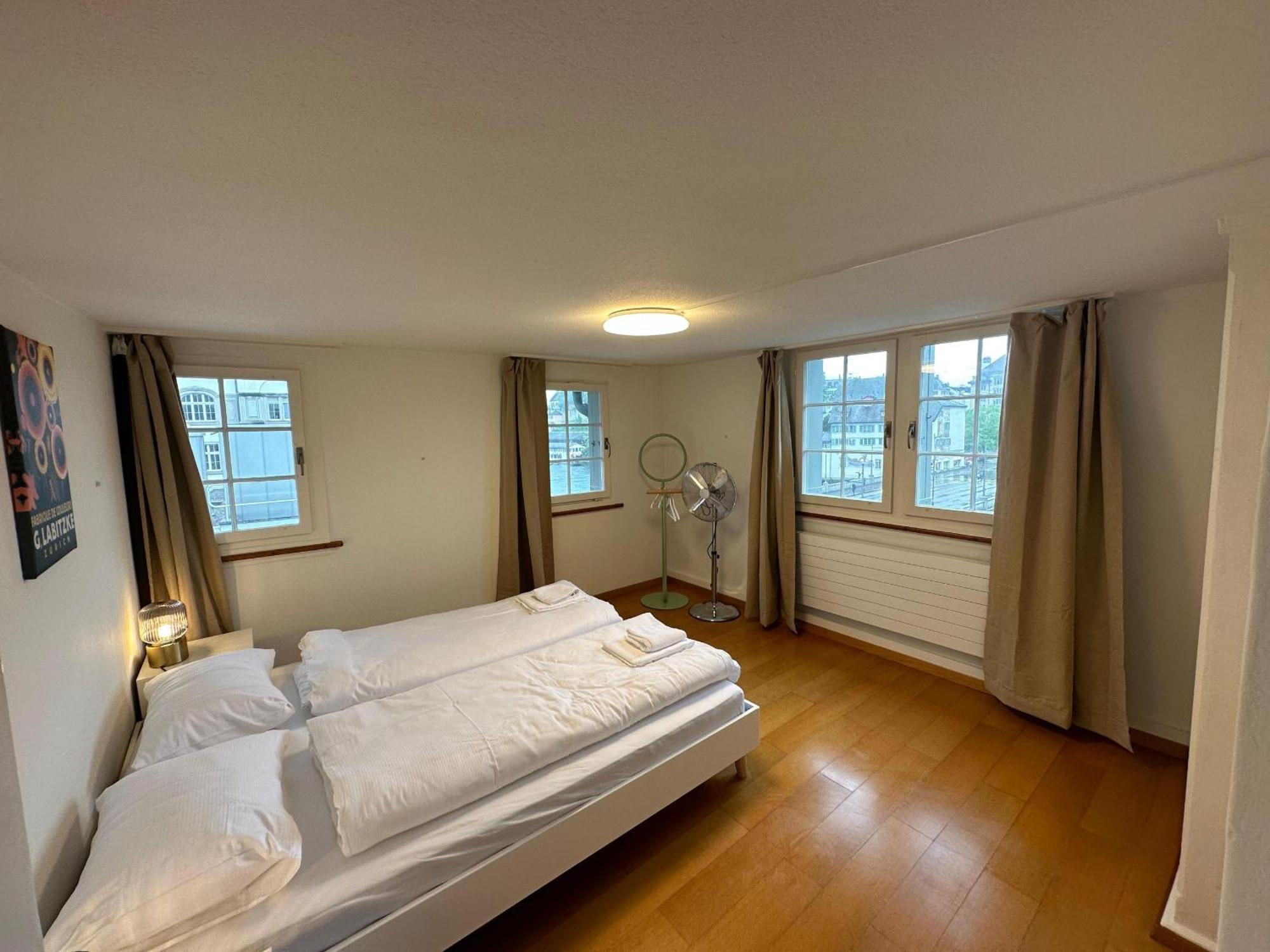 Hitrental Limmatquai Apartment Цюрих Екстер'єр фото