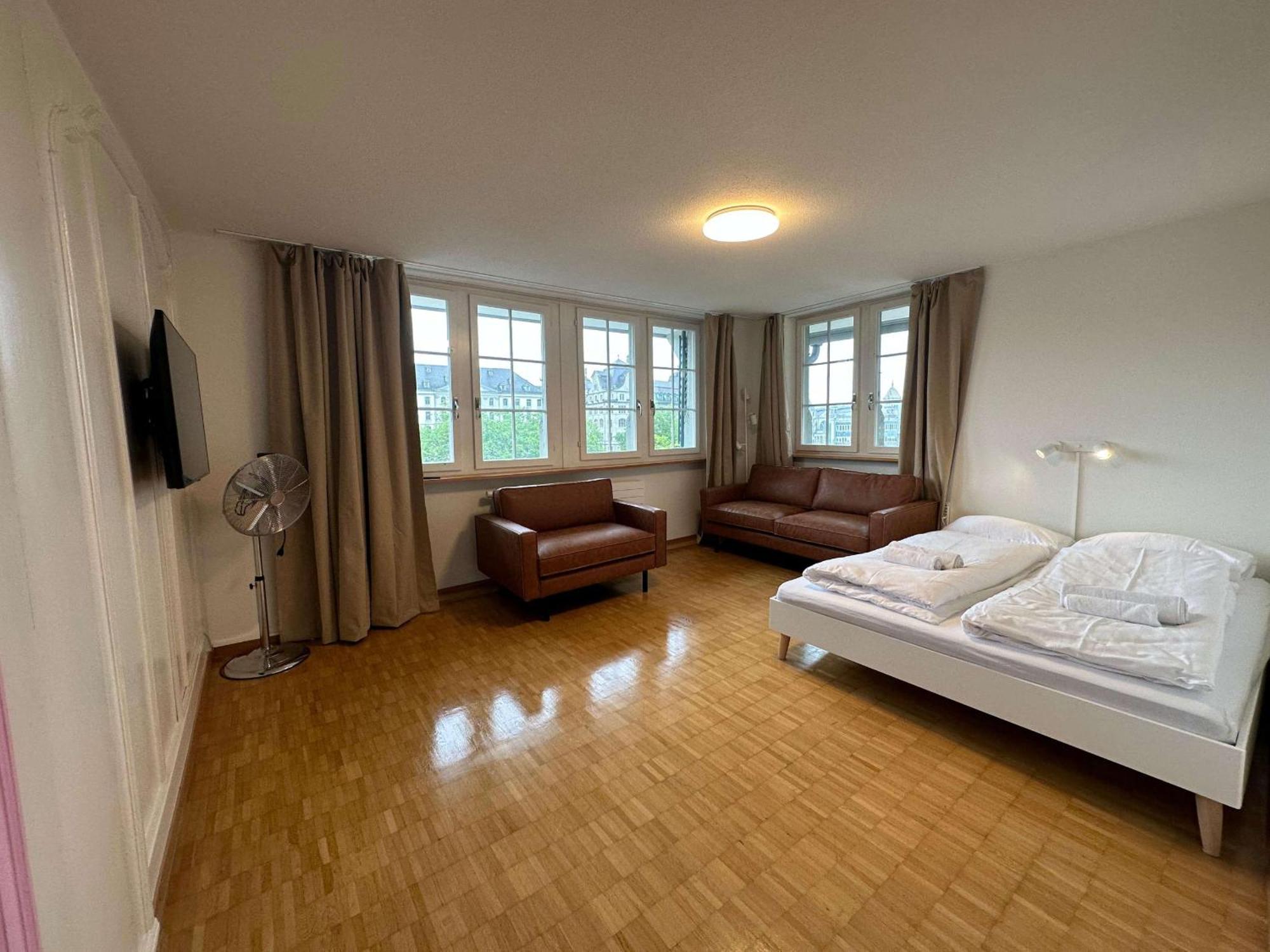 Hitrental Limmatquai Apartment Цюрих Екстер'єр фото